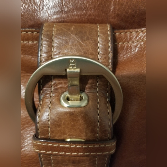 Etienne Aigner 100% Brown Leather Med Shoulder Bag w/ Brass Buckle - Picture 2 of 13